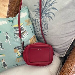 Nine West Red Cross Body Bag Zipper Top🌹